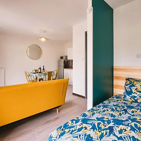 Confort ! Climatisation, Centre-ville, Parking, Terrasse, Wifi, Netflix * قرقشونه