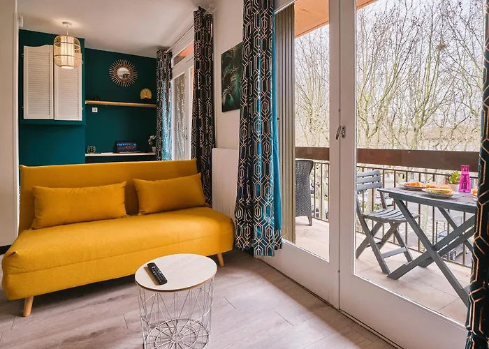 Confort ! Climatisation, Centre-ville, Parking, Terrasse, Wifi, Netflix * Carcassonne