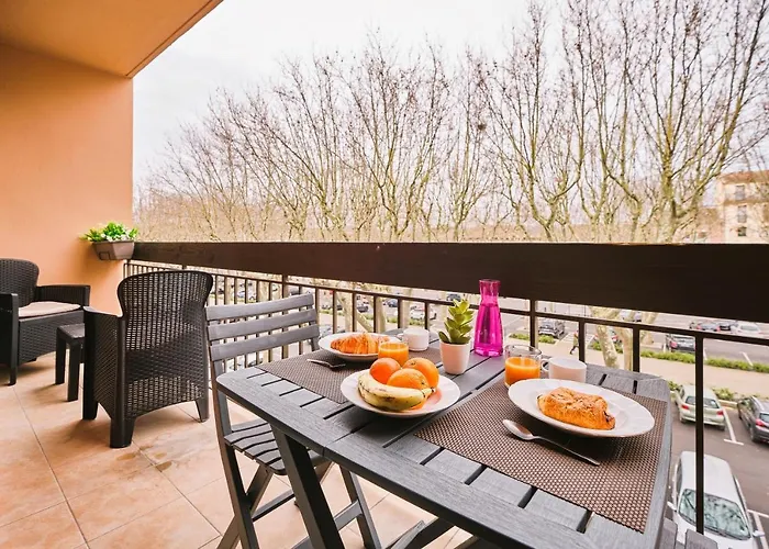 Confort ! Climatisation, Centre-ville, Parking, Terrasse, Wifi, Netflix Apartment *